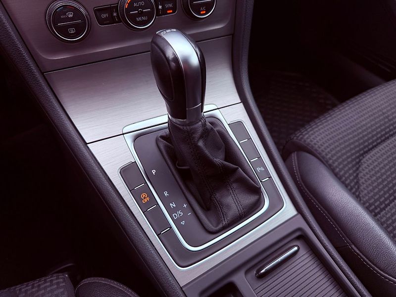 Volkswagen Golf 1.2 TSi DSG Comfortline, ČR - fotka 22 z 27