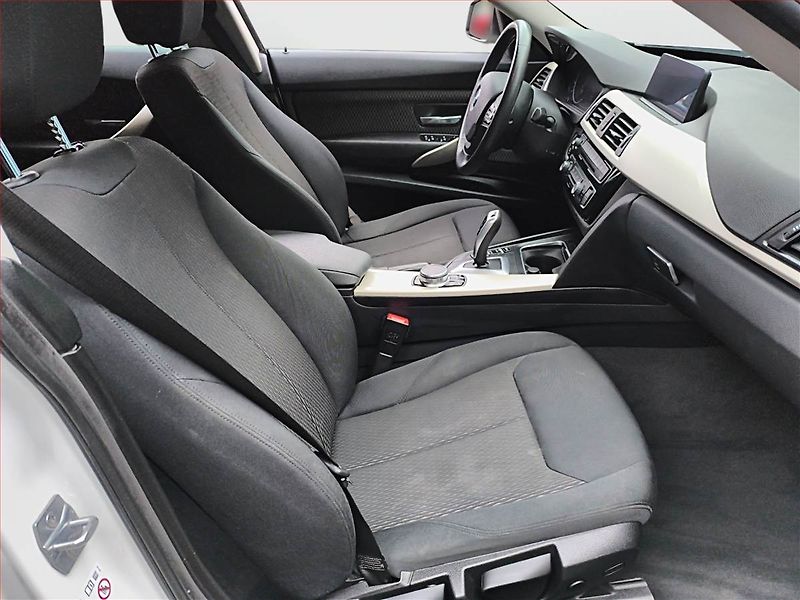 BMW Řada 3 (2019) 320d xDrive GT, 4X4, Automat - fotka 9 z 17