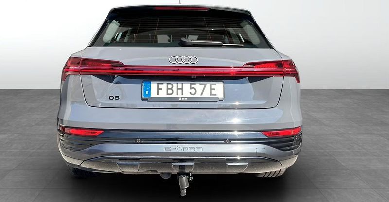 Audi Q8 e-tron 50 Q Kamera Tažné Ambient - fotka 5 z 18