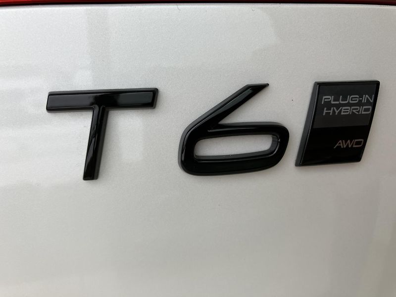 Volvo XC60 T6 AWD Black Edition Plus AT8 - fotka 9 z 47