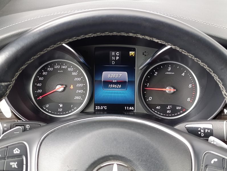 Mercedes-Benz Třídy V 300d AMG 4M AVG ČR DPH - fotka 26 z 37