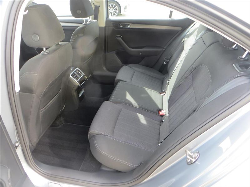 Škoda Superb 1,5 TSI 110kW Style - fotka 26 z 27