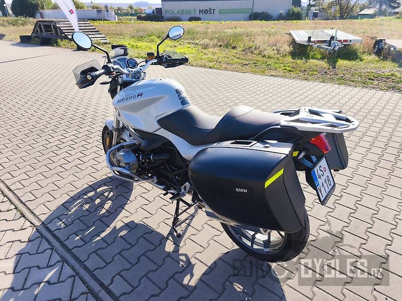 BMW R 1200 R (2012) - fotka 8 z 12