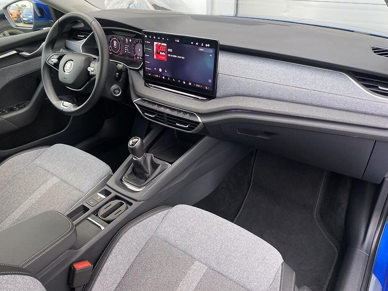Škoda Octavia Combi 1,5 TSI Top Selection - fotka 26 z 29