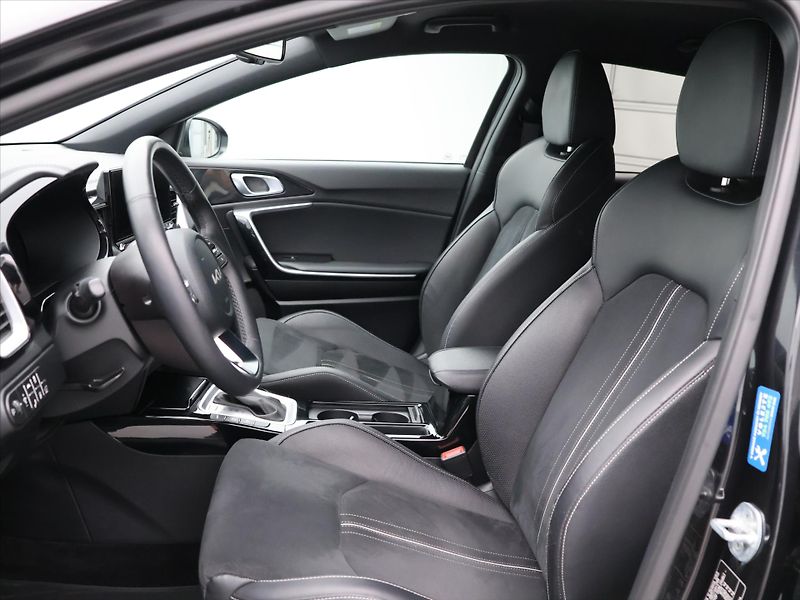 Kia XCeed 1,5 T-GDI 118kW Top CZ - fotka 11 z 32