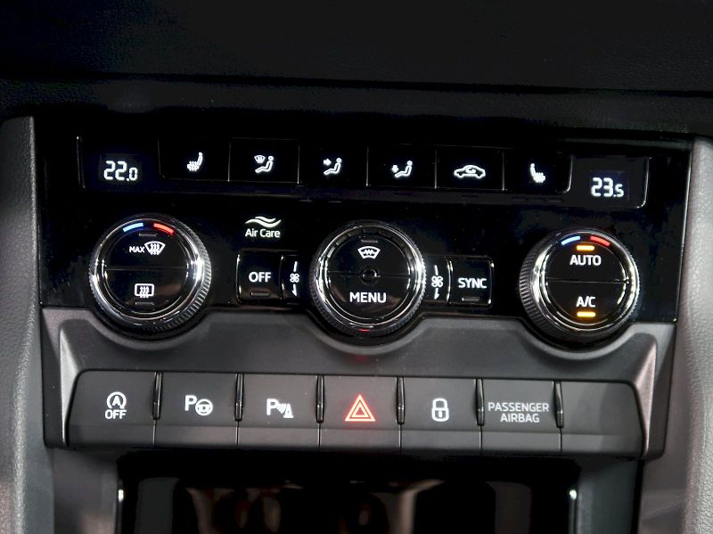 Škoda Karoq (2021) SPORTLINE 2.0TDI 110KW 4x4 DSG - fotka 33 z 43