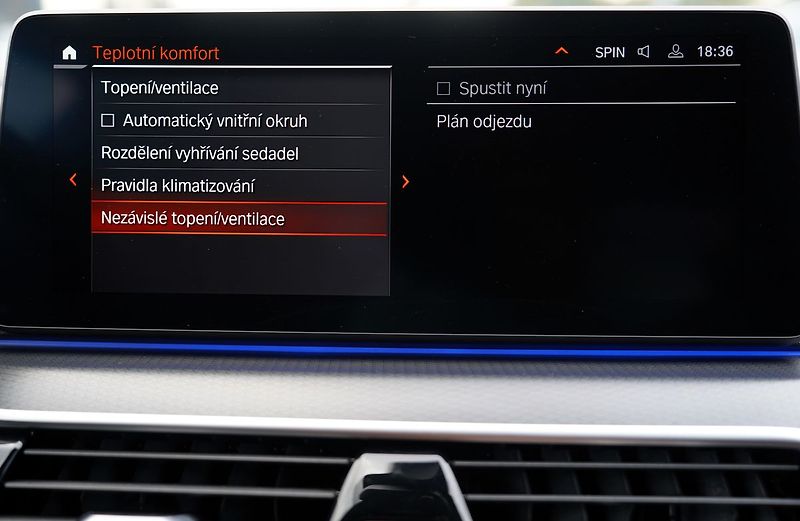 BMW Řada 5 540i xDrive/Lasery,HUD/335PS - fotka 40 z 45