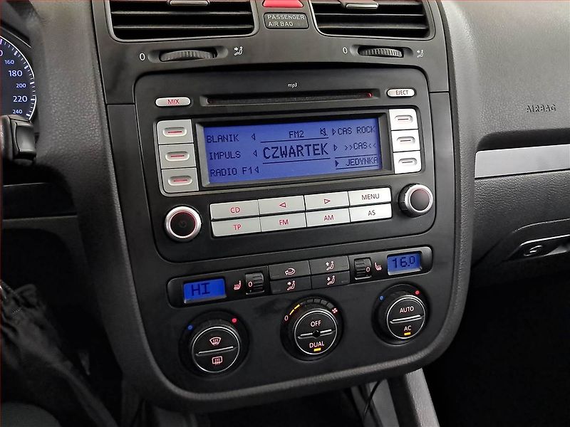 Volkswagen Golf (2008) 1.4 TSI, nová STK, v provozu - fotka 12 z 17