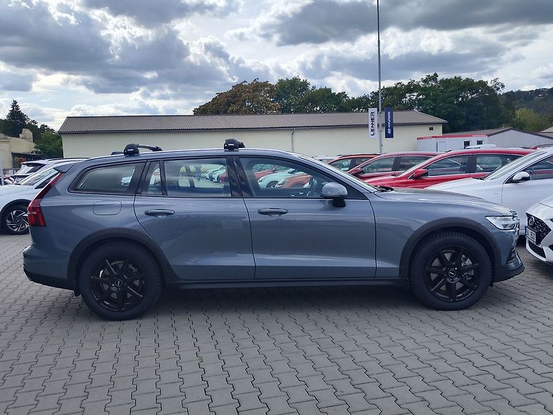 Volvo V60 B4 2.0/145kW 1.majitel 4x4 - fotka 4 z 36