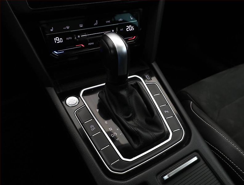 Volkswagen Passat (2021) R-Line 2.0 TDI, 4X4, Automat - fotka 11 z 21