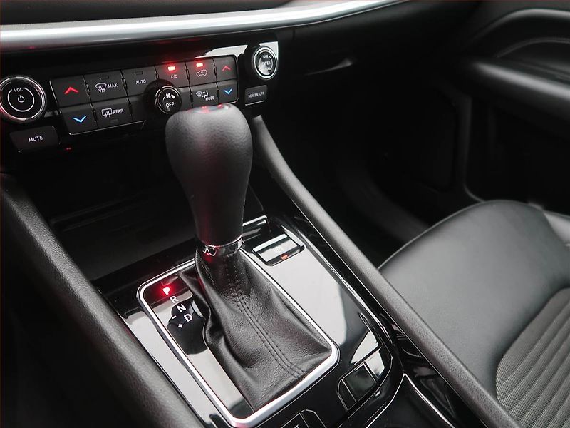 Jeep Compass (2021) 1.3 T-GDI - fotka 13 z 17