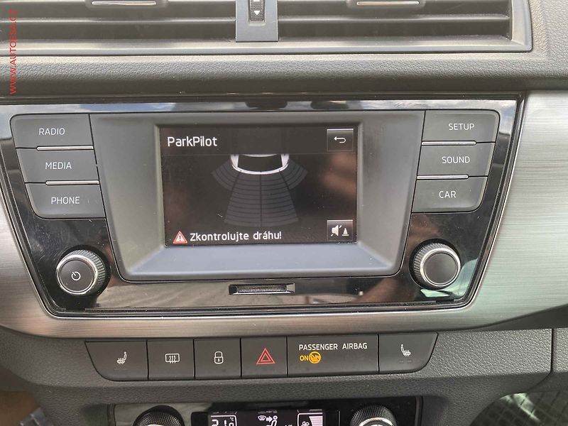 Škoda Fabia (2015) 1.2TSi, ČR, AC, tempo, park - fotka 16 z 16