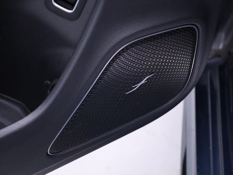 Mercedes-Benz CLA 2,0 35 AMG 225kW 4MATIC DPH CZ - fotka 17 z 40