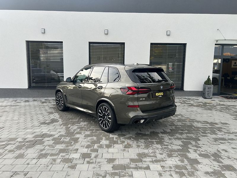 BMW X5 xDrive40d M Sport Pro - fotka 4 z 33
