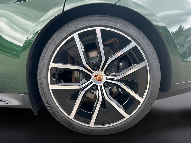 Porsche Taycan (2026) Black Edition - fotka 13 z 30