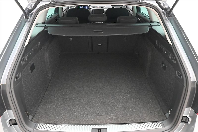 Škoda Superb 1,4 TSI iV 160 kW DSG Style Zá - fotka 10 z 31