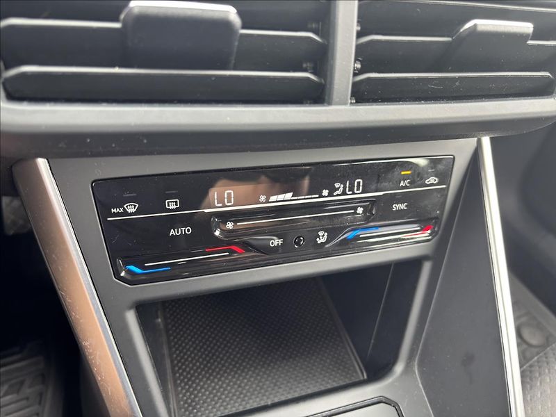 Volkswagen Taigo 1,0 TSI 81kW Life - fotka 31 z 46