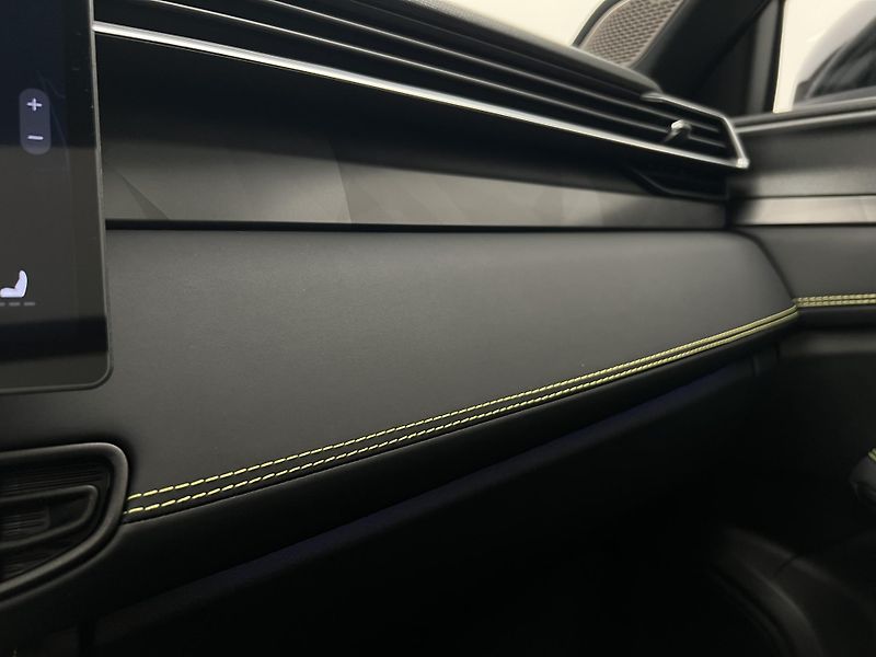 Lynk & Co 01 (2026) MORE PHEV AUT CZ 1.maj - fotka 32 z 55