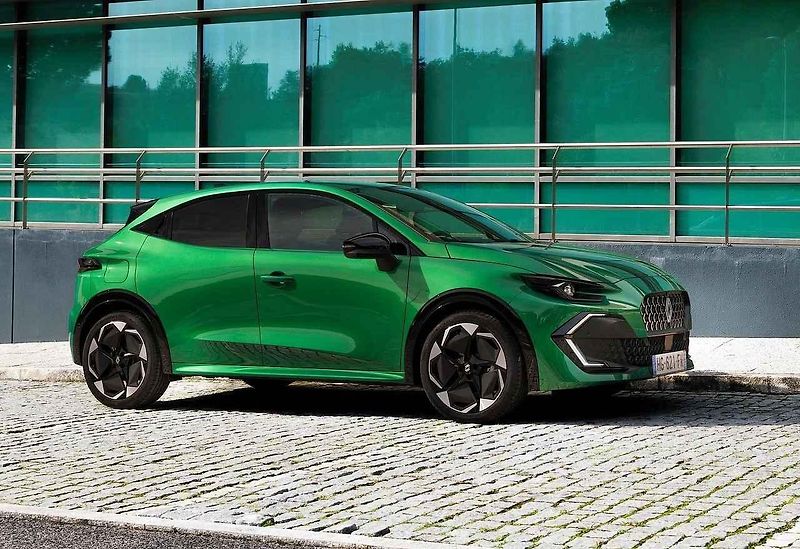 Opel Corsa - od 399 990 Kč.