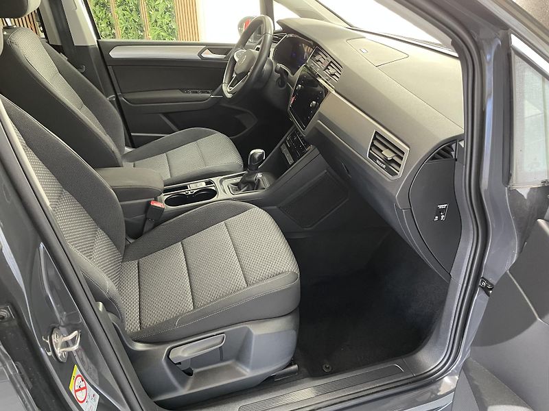Volkswagen Touran 1.5 TSi 110 kW REZERVACE  - fotka 13 z 25