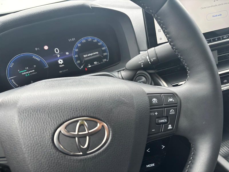 Toyota C-HR 2,0 HEV e-CVT Executive - fotka 18 z 29