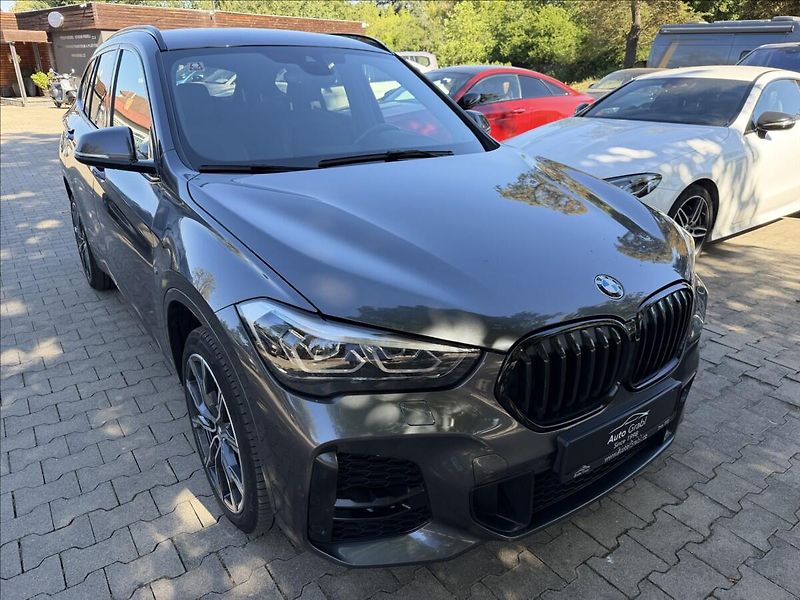 BMW X1 20d xDrive M-Paket - fotka 2 z 28