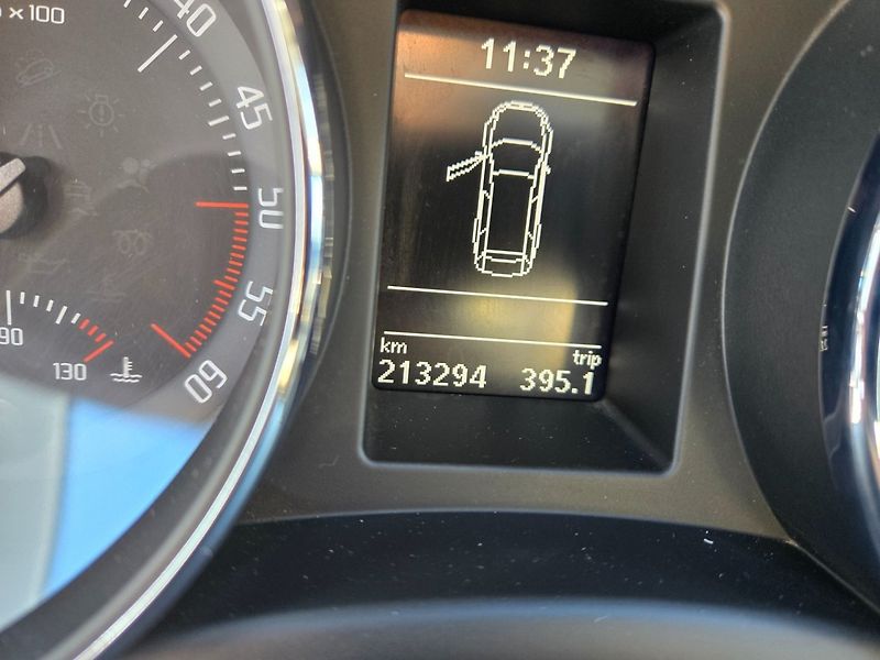 Škoda Superb (2011) 2.0 TDI Serviska Rozvody - fotka 11 z 48