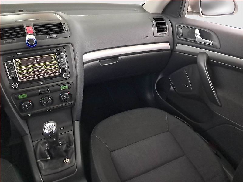 Škoda Octavia (2008) 2.0 TDI, po STK, jezdí výborně - fotka 8 z 17