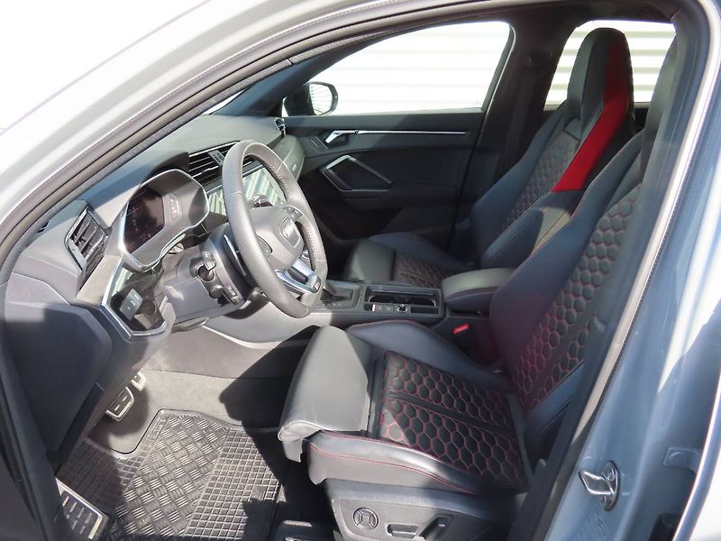 Audi RS Q3 (2021) SPORTBACK 2.5 TFSI - fotka 12 z 26