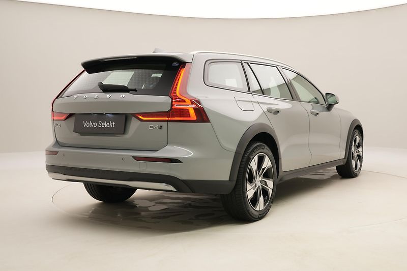 Volvo V60 CC B4 AWD BRIGHT PLUS AUT  - fotka 13 z 59