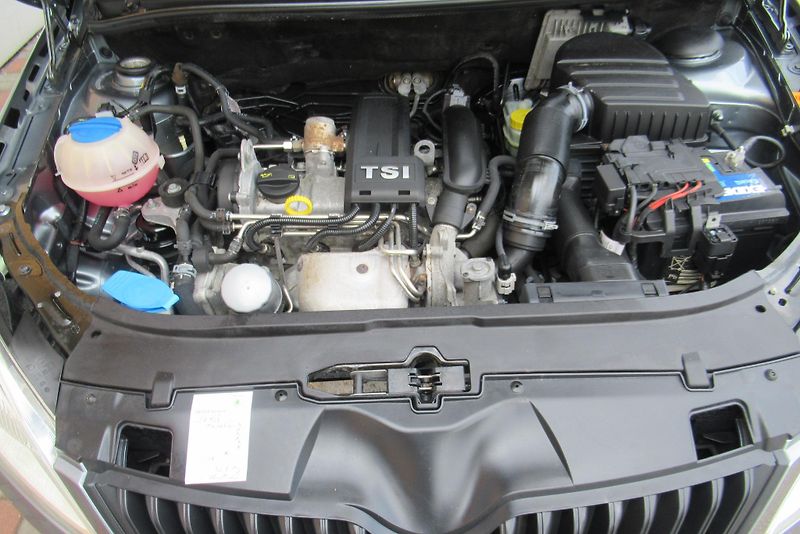 Škoda Fabia 1.2 TSi KLIMA TAŽNÉ - fotka 19 z 29