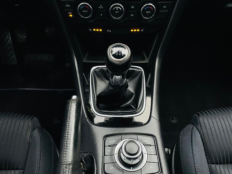 Mazda 6 2.0i MANUÁL SENZORY SERVISKA - fotka 32 z 45