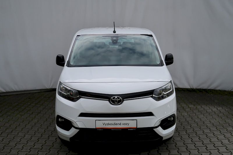 Toyota ProAce City Verso (2022) Business Shuttle 1,2 T Long /8 - fotka 22 z 32