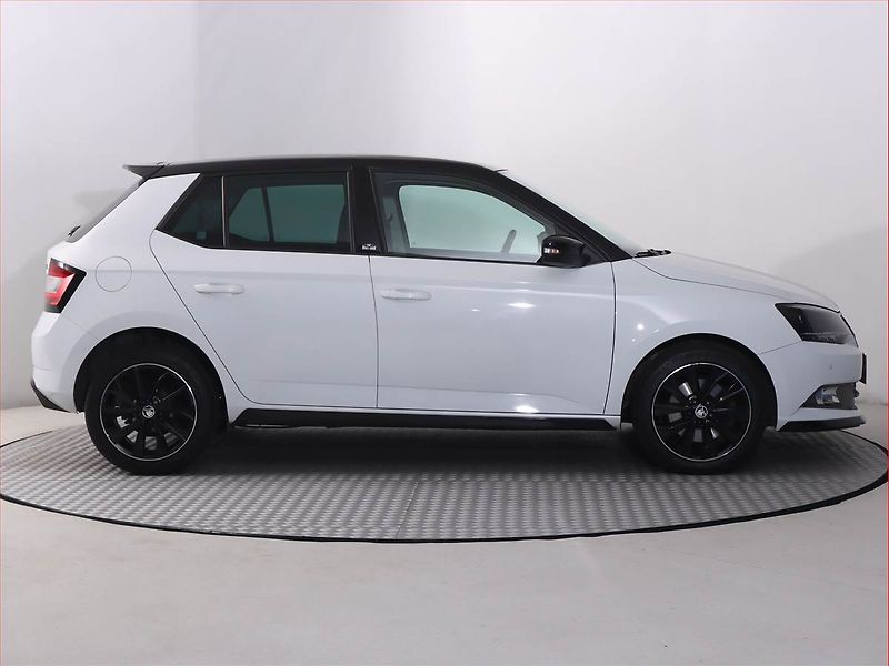 Škoda Fabia (2017) Monte Carlo 1.0 TSI, Navi - fotka 6 z 22