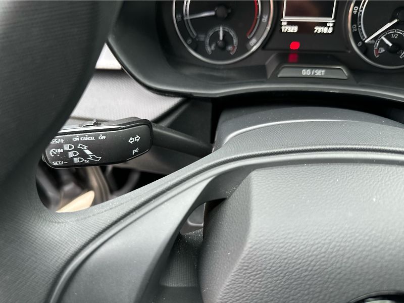 Škoda Fabia 1.0MPI  Ambition 59KW - fotka 18 z 19