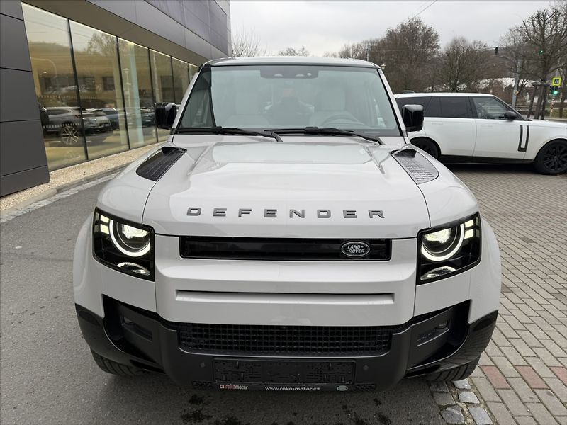 Land Rover Defender 3,0 X-DYNAMIC SE D250 - fotka 3 z 29