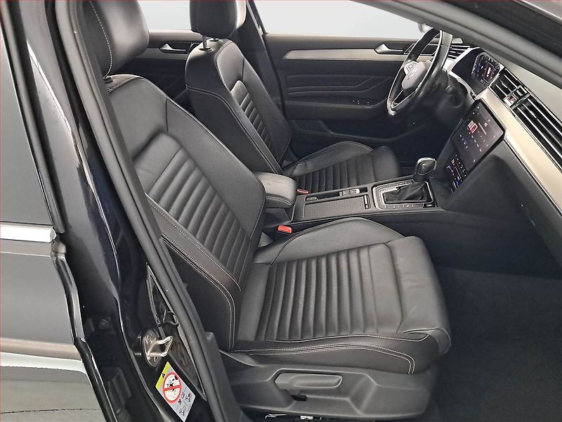 Volkswagen Passat (2020) Elegance 2.0 TDI, Automat - fotka 9 z 19