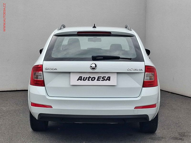 Škoda Octavia (2015) 1.6 TDi, Style, park. čidla - fotka 5 z 17