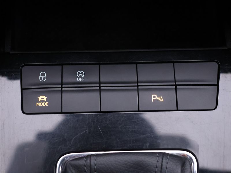 Škoda Octavia 2,0 TDI 110kW DSG Style CZ DPH - fotka 28 z 35
