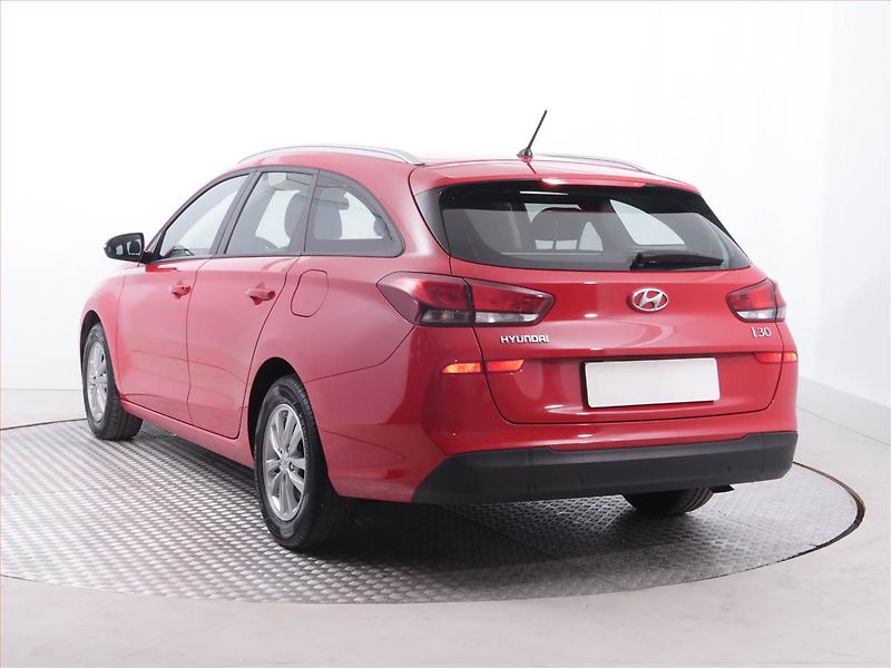 Hyundai i30 (2018) 1.4 T-GDI, ČR,1.maj - fotka 4 z 19