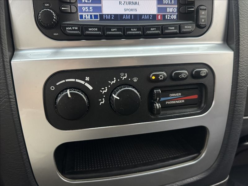 Dodge RAM 8,3 1500 SRT10 V10VIPER SERVIS - fotka 18 z 43