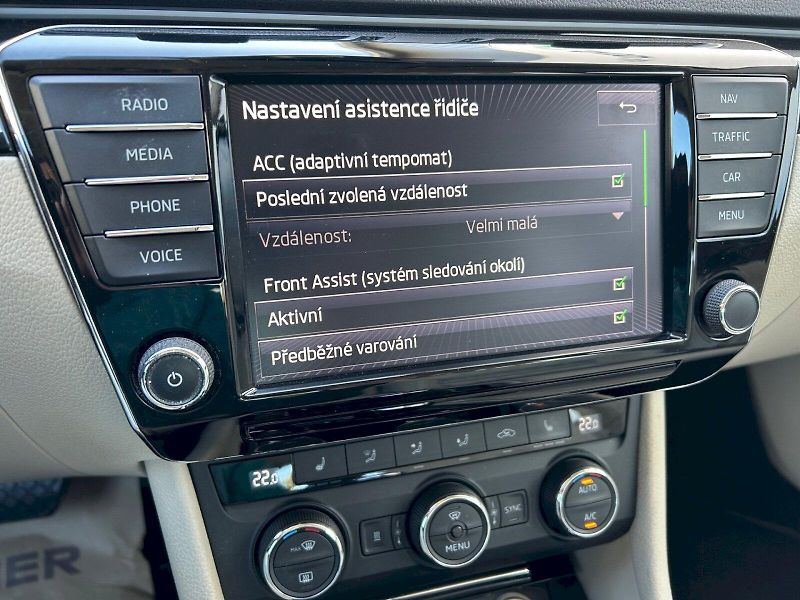 Škoda Superb (2016) Laurin & Klement 2.0 TDI 140kW - fotka 22 z 35