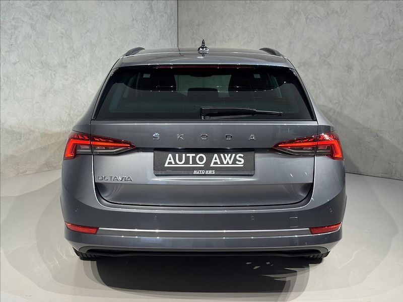Škoda Octavia 2,0 TDi  DSG Tour Virtual LED - fotka 9 z 44