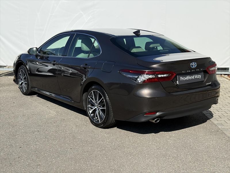 Toyota Camry 2,5 Executive, Hybrid - fotka 4 z 20