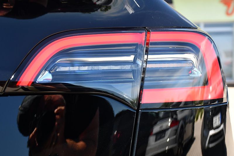 Tesla Model Y LONG RANGE DUAL MOTOR  - fotka 46 z 46