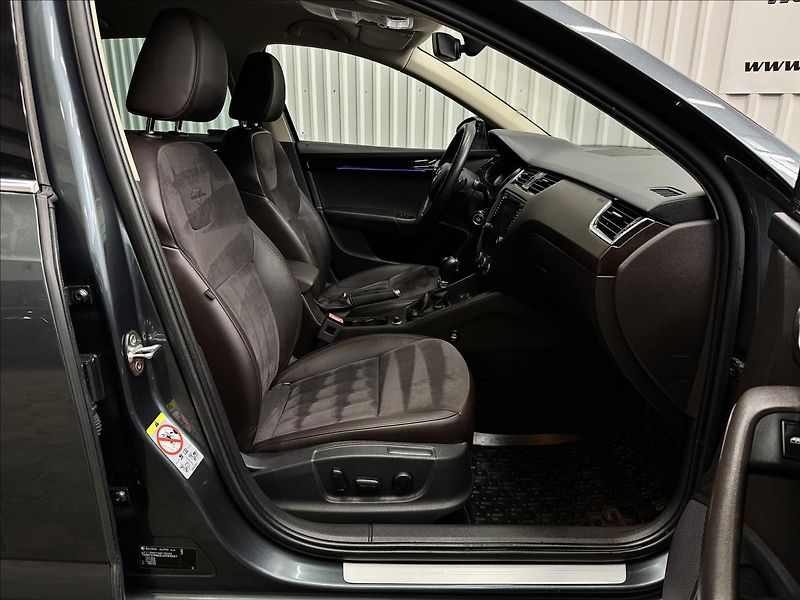 Škoda Octavia 2.0TDI 135kW 4x4 DSG L&K - fotka 40 z 44