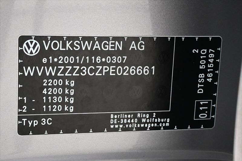 Volkswagen Passat 2,0 TDI 110 KW DSG Business Zá - fotka 12 z 32