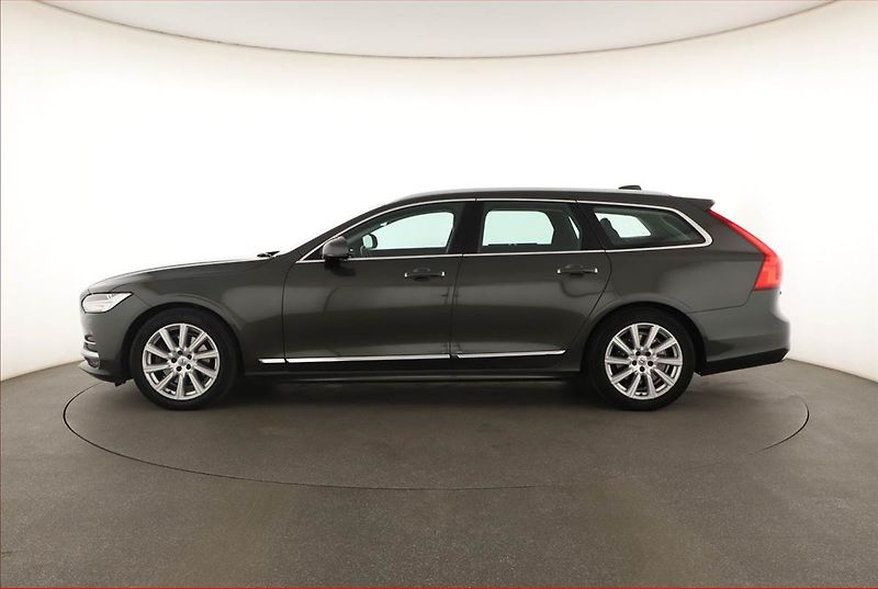 Volvo V90 (2019) D5 AWD, 4x4,Automat,Kůže - fotka 3 z 26