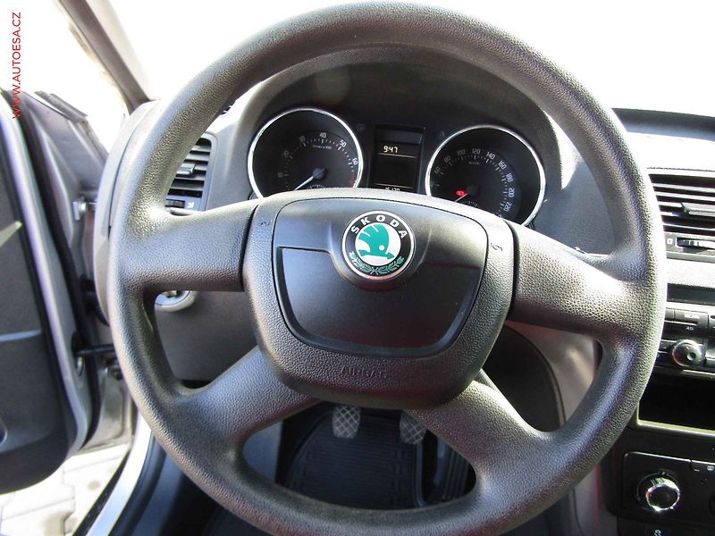 Škoda Yeti (2012) 1.4 TSI, ČR, AC, TZ - fotka 14 z 15