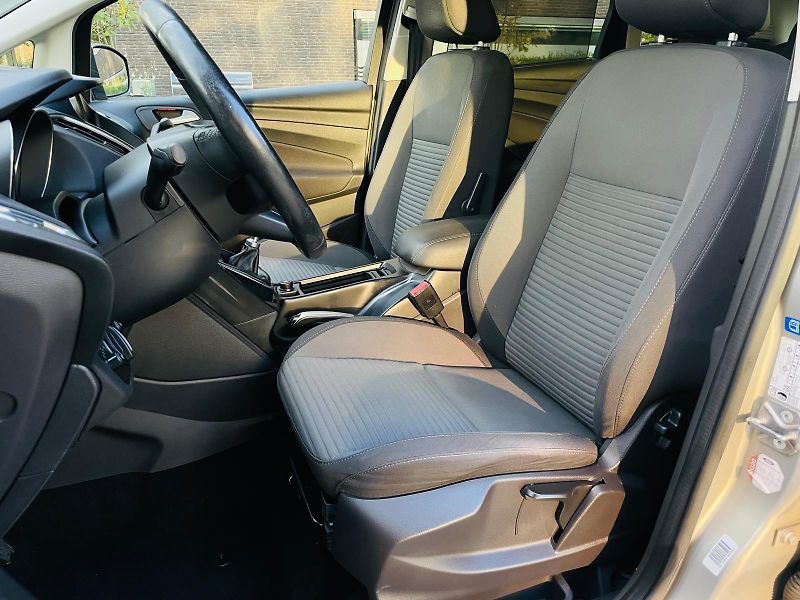 Ford C-MAX 2.0TDCi MANUÁL VÝHŘEV TAŽNÉ  - fotka 32 z 47
